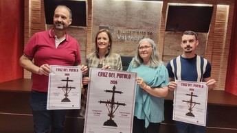 Valdepeñas reanuda la tradición de las Cruces de Mayo con la Cruz del Pueblo