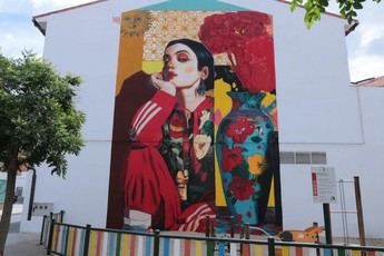 Nuevo mural 'La niña de fuego' embellece el parque Príncipe de Asturias en Illescas