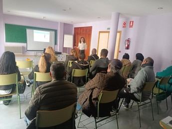Valdepeñas lanza talleres para prevenir adicciones en familias
