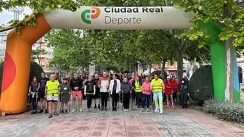 Ciudad Real celebra la 'Marcha Nórdica' para concienciar sobre la fibromialgia a pesar de la lluvia