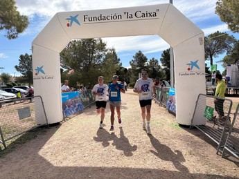 Cerca de 800 corredores se unen en Albacete para la carrera solidaria 'Corre contra el Ictus'