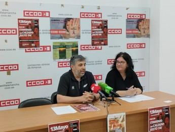 CCOO exige aumento salarial en concentración frente a la patronal de Almansa