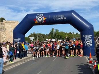 Más de 700 corredores participan en la Carrera Solidaria Ruta 091 de la Policía Nacional en Ciudad Real
