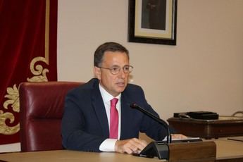 Alcalde de Albacete rinde homenaje a 60 empleados públicos jubilados en 2025
