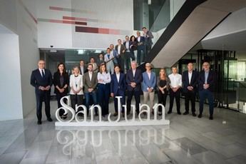 Julián Soler recibe el Premio Empresa Familiar en los Premios San Juan de FEDA