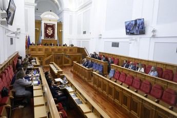Debate en las Cortes de Castilla-La Mancha sobre impuesto a jóvenes y cuchillería de Albacete