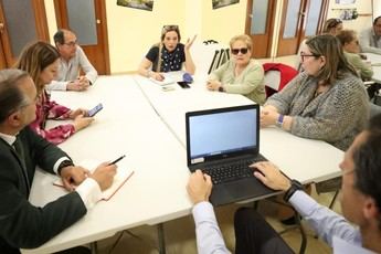 El alcalde de Talavera escucha a los vecinos de La Alameda para mejorar su barrio