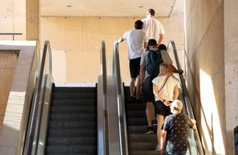 Inauguran el último tramo de escaleras mecánicas en el Palacio de Congresos de Toledo