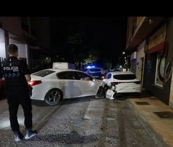 Conductor pierde control y choca contra tres coches en Cuenca