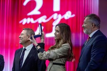 Sara Carbonero dedica su Medalla de Oro a la memoria de su madre en un emotivo discurso