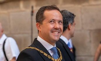 El alcalde de Toledo defiende la visita de Feijóo al Corpus como conforme al protocolo