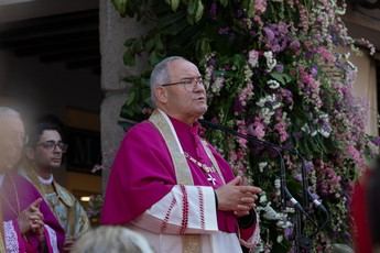 El arzobispo de Toledo reza por el éxito del viaje del Papa a España durante el Corpus Christi