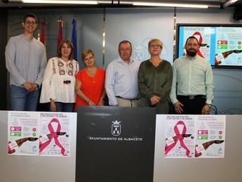 Albacete celebra una jornada solidaria con cortadores de jamón para ayudar a la investigación contra el cáncer