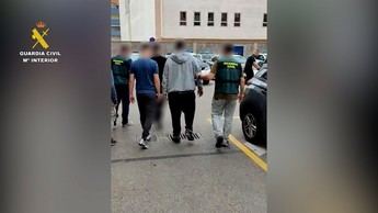 Tres hombres detenidos en Torrevieja por estafas bancarias en varias provincias españolas