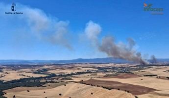 Incendio en Robledillo de Mohernando activa nivel 1 y cierra la GU-199