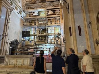 Restauran el retablo mayor de la Basílica del Prado en Talavera, recuperando su esplendor original