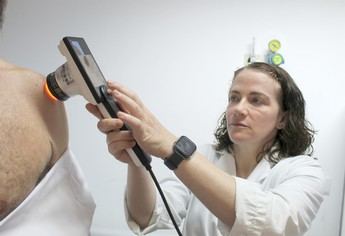 Nuevo dermatoscopio en Ciudad Real mejora la detección temprana del melanoma
