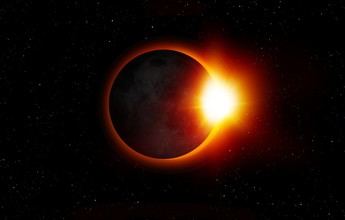Sanidad de Castilla-La Mancha advierte sobre la seguridad al observar el eclipse solar
