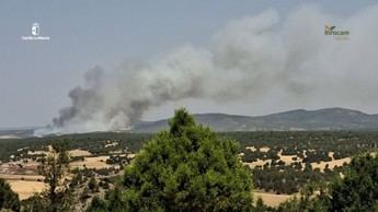 Incendio en Selas provoca evacuación de Aragoncillo y despliegue de la UME