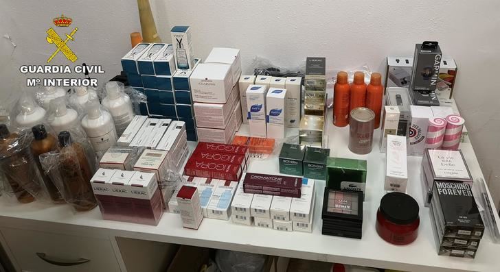 Investigado un hombre en Brihuega (Guadalajara) por transportar cosméticos de manera ilícita valorados en 4.000 euros