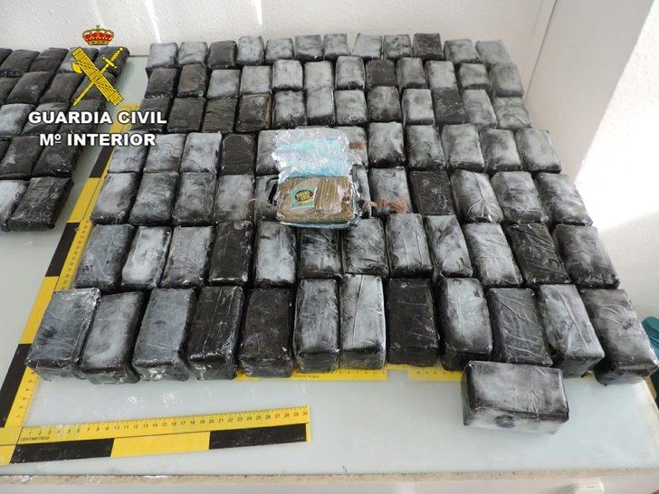 La Guardia Civil de Ciudad Real detiene a 5 personas e investiga a otras 6 por tráfico de hachís en la A-4