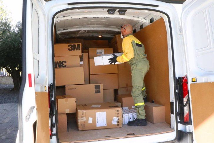 Más de 433.000 artículos de protección han llegado esta semana a los centros sanitarios de Castilla-La Mancha
