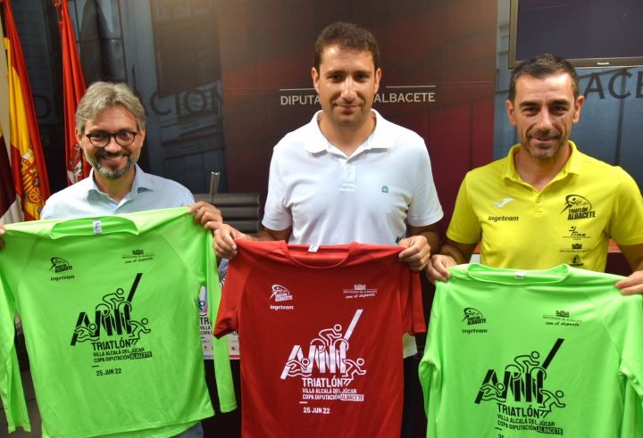 El sábado se celebra el VIII Triátlón de Alcalá del Júcar con el nuevo sobrenombre de 'Copa Diputación'