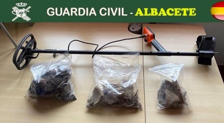 Dos vecinos de Albacete investigados por expoliar un yacimiento arqueológico en la Sierra del Segura