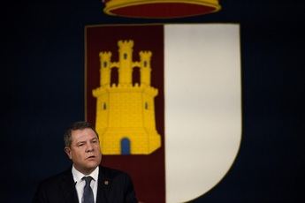 Page toma posesión ensalzando el papel de las autonomías y pide a sus gobiernos no empeñarse en discursos 