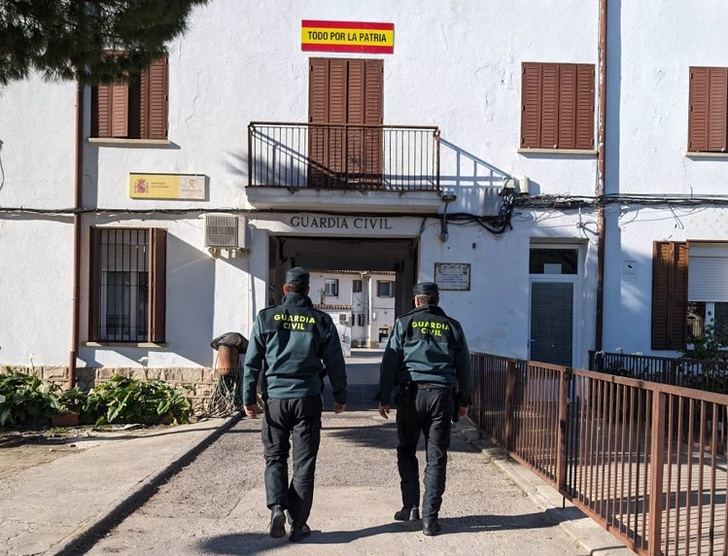 Detenido un hombre de 41 años por pinchar las ruedas de al menos 30 vehículos en Val de Santo Domingo