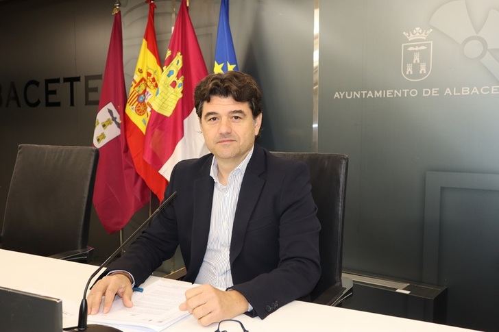 El Ayuntamiento de Albacete subvenciona con 60.000 euros el transporte a centros ocupacionales de Asprona y Amiab