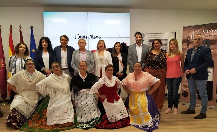 Fuente-Álamo y sus vinos protagonistas del espacio ‘Conoce nuestros pueblos’ en el stand de Diputación