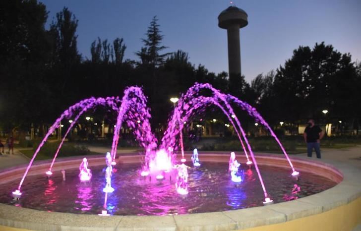 Continúa la mejora de los surtidores ornamentales de Albacete en la fuente de la Fiesta del Árbol