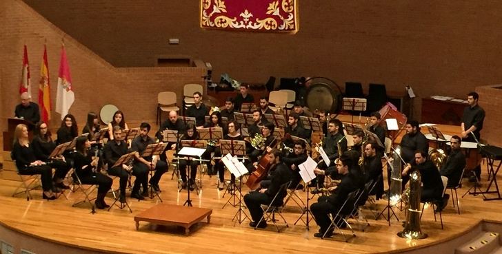 La Asociación Musical de la UCLM y el Orfeón de la Mancha ofrecen una gala lírica a beneficio de AMAC