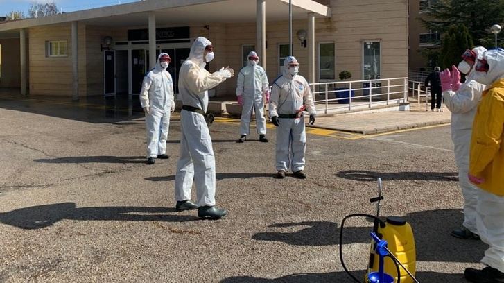 Trabajadores del Geacam limpian las residencias Los Alamos y Alcabala de Albacete y muchas más en la provincia
