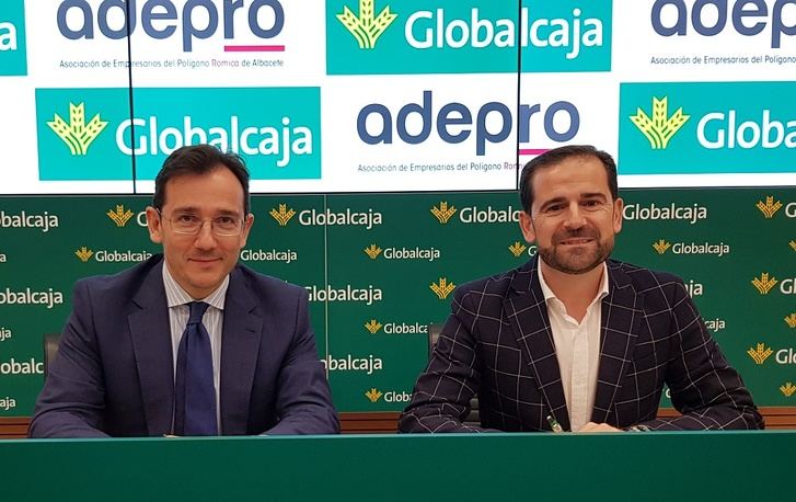 Globalcaja y los empresarios de Romica firman un convenio de colaboración