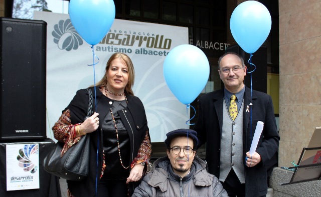 La Asociación Desarrollo de Albacete quiso hacer visible a las personas con autismo