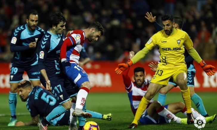 El Albacete Balompié sacó un punto en el campo del líder Granada (1-1)