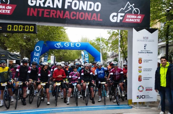 La IV Gran Fondo Ciclodeportiva Sierra de Albacete reunirá a 2.000 ciclistas en Riópar el 5 de abril