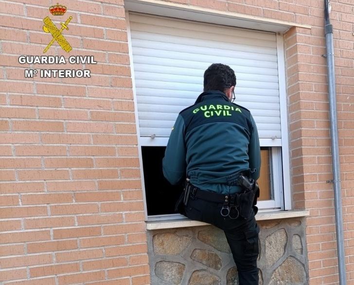 La Guardia Civil auxilia a anciano que había inhalado gas butano por mala combustión de su estufa en Yunclillos (Toledo)