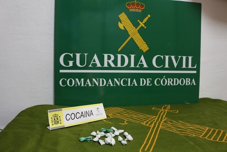Detenida una vecina de 36 años de Ciudad Real en Cardeña (Córdoba) por tráfico de cocaína