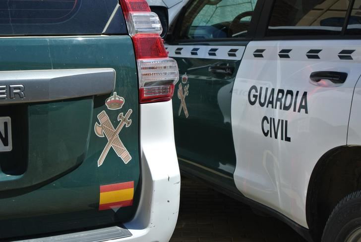 Dos detenidos tras hallarse el cadáver de una mujer con signos de violencia en un camión en Nombela