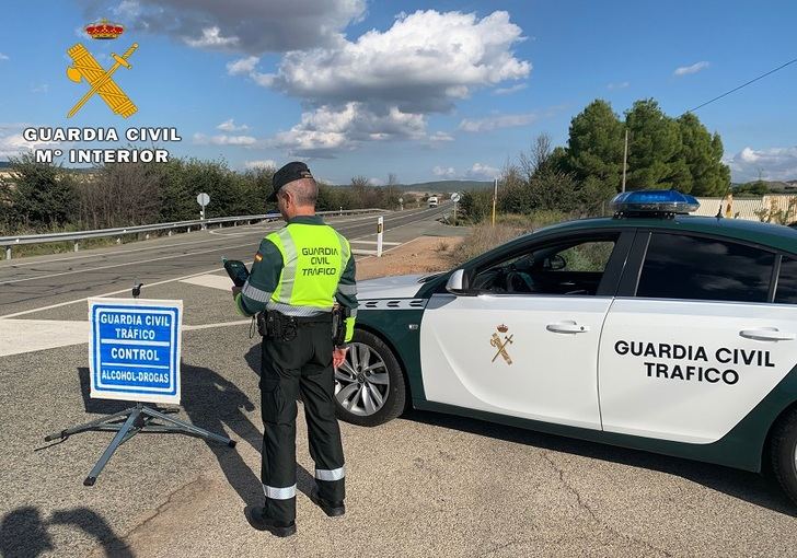 La Guardia Civil de Albacete ‘pilló’ a un camionero que dio positivo en drogas y cuadruplicaba la tasa de alcohol