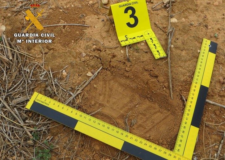 La Guardia Civil detiene en Caudete a un hombre de 34 años por robar y ‘meterse’ a vivir en una parcela que no era suya