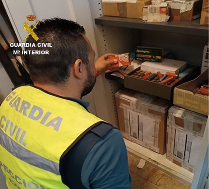 La Guardia Civil desmantela dos puntos de venta ilegal de cartuchos en Ciudad Real y Puertollano