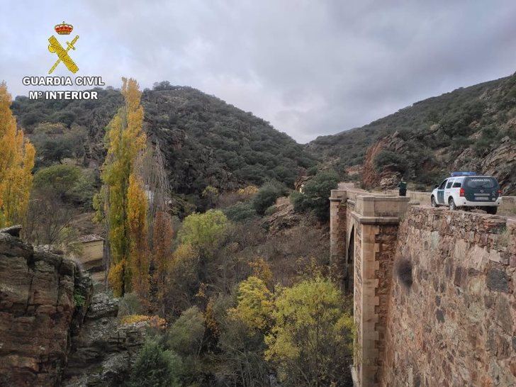 La Guardia Civil de Toledo auxilia a una mujer accidentada en una ruta senderista en la Garganta de Las Lanchas