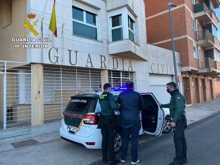 Dos detenidos en Almadrones (Guadalajara) cuando portaban una tableta de hachís de unos 100 gramos