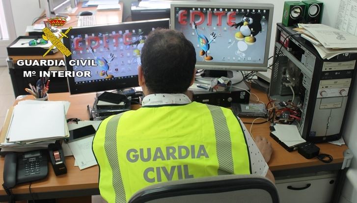 Detenidas siete personas en una operación abierta por falsificación de permisos de residencia, en Albacete y Castellón