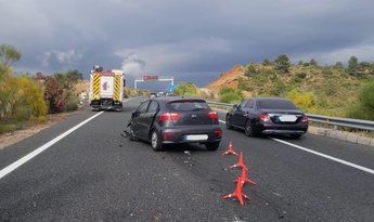 Cuatro vehículos se ven afectados en una colisión múltiple en la A-3 a su paso por Minglanilla