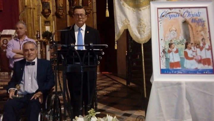 El pintor José Ángel Ramírez, autor del cartel del Día del Corpus en Hellín